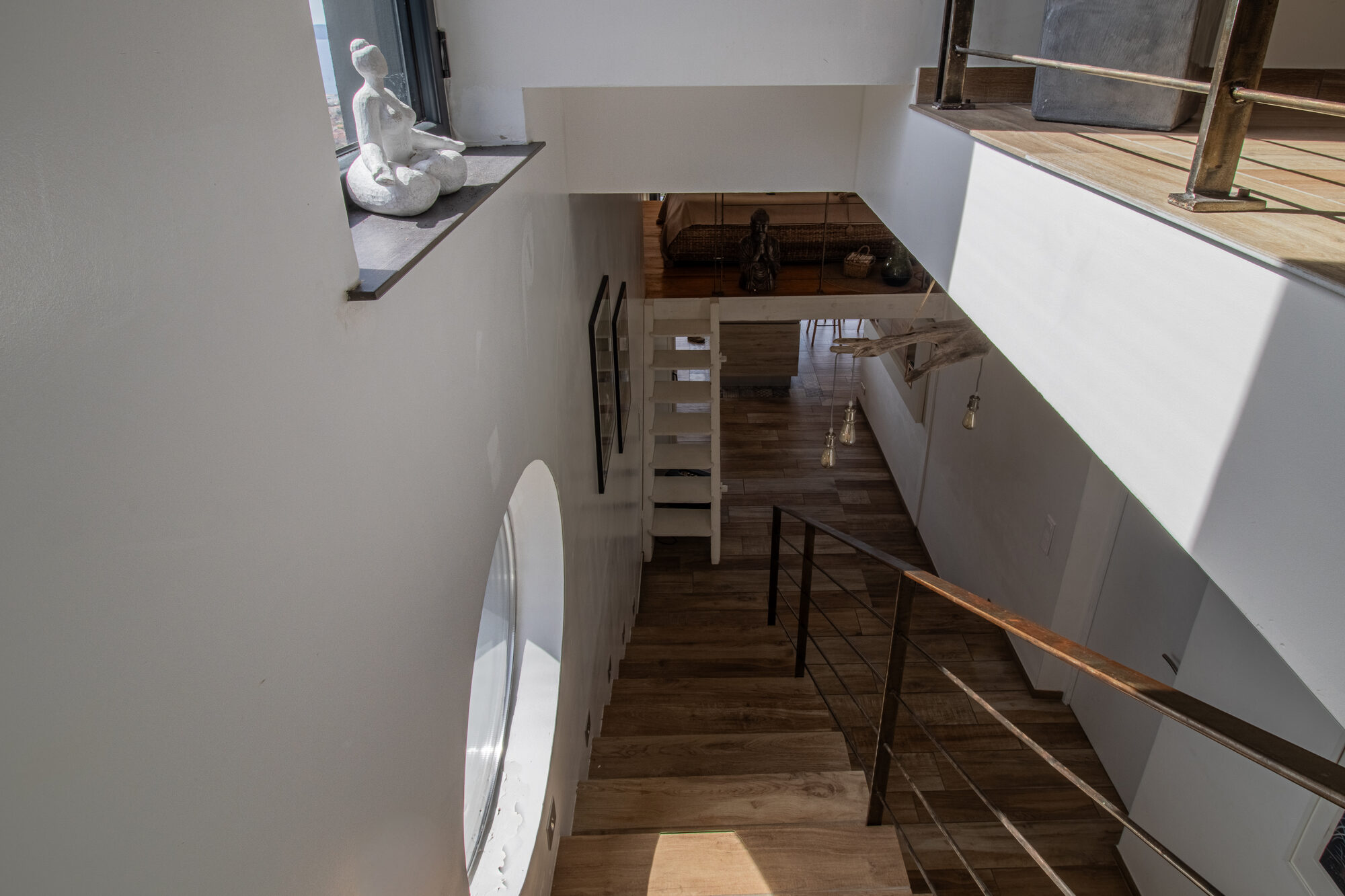 Mezzanine en surplomb — photographe d'architecture Var